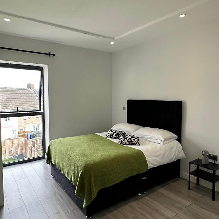Stratford Apartment With Balcony Londýn Exteriér fotografie