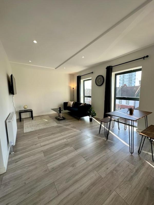 Stratford Apartment With Balcony Londýn Exteriér fotografie