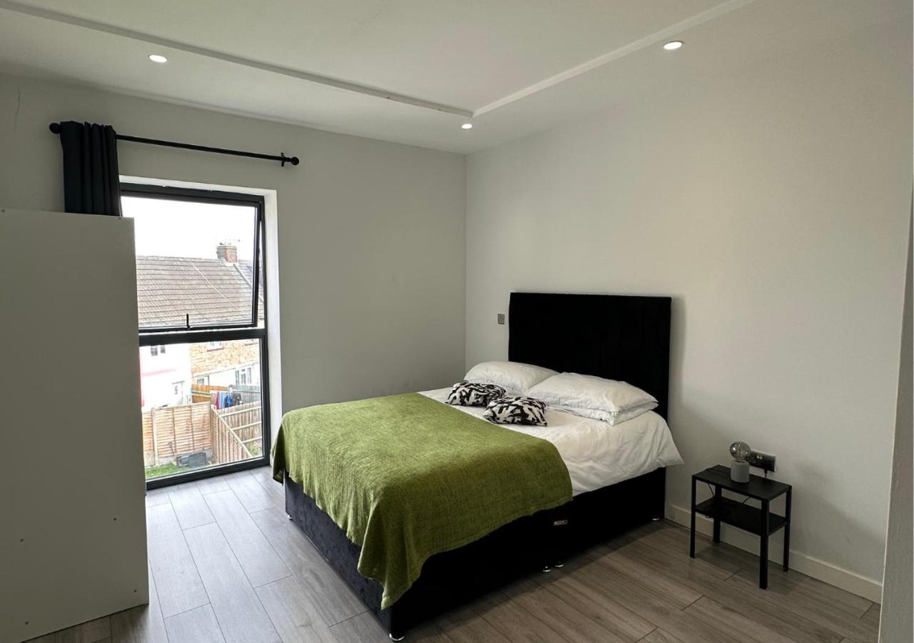 Stratford Apartment With Balcony Londýn Exteriér fotografie